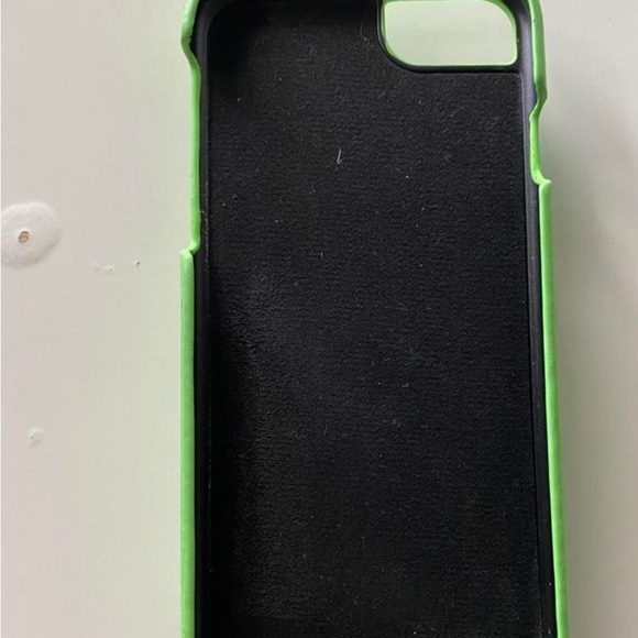 Green iphone puffer case - Picture 2 of 2